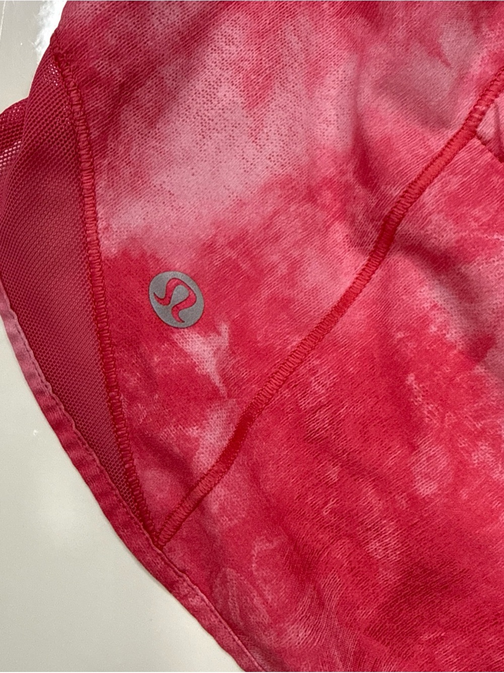 Lululemon Pink Running Shorts Womens 8 Tie Dye Activewear Outdoors A020826 - Picture 6 of 8